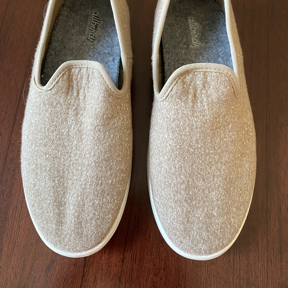 Allbirds wool loungers in pebble with white sole